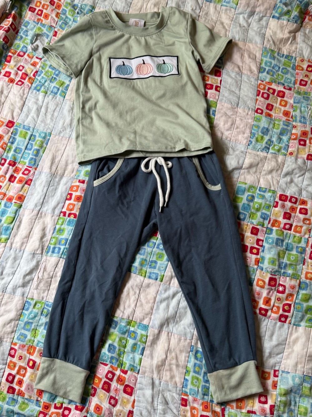 Kids Two-Piece Sage Green & Navy Pumpkin Jogger Set